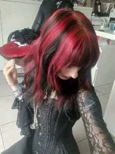 Red Hair Metalhead, Alternative Red Hair, Red Grunge Hair, Goth Dyed Hair, Grunge Red Hair, Red Scene Hairstyles, Red Black Hair, Red Scene Hair