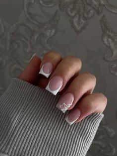 #simplenails #natural #naturalnails #frenchnails #frenchies #flowernails Simple Short Nails French, Silver Line French Tip, Nail Inspo Small Nails, Short White Nails French Tip, Ring Day Nails, White French Tip Designs Acrylic, Classy Cute Nail Designs, Nail Art Designs Natural Nails, French Tip With White Flower