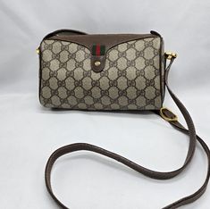 Vintage Gucci Sling Bag, Still In Great Condition. No Tear Or Stains, Piping Is Still Intact, No Cracking, Just Minimal Scratches. Approximately 9½"L X 6½"H X 2"W. Approximately 19" Drop (Sling). Hardware Are Still Gold With Minimal Scratches And Fading. Price To Sell, Please Check All Photos. Includes Free Shipping. Gucci Sling Bag, Gucci Sling, Bags Vintage, Gucci Bags, Sling Bag, Vintage Gucci, Gucci Bag, Piping, To Sell