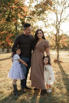 Size large free people brown lace dress Family Fall Pictures, Brown Lace Dress, Family Photo Outfits, Fall Pictures