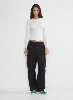 HOMESTRETCH™ CREW LONGSLEEVE | Aritzia Aritzia Staples, Aritzia Aesthetic Outfits, Aritzia Must Haves, Aritzia Activewear, Aritzia Jeans, Longsleeves Outfit Aesthetic, Aritzia Straight Sweatpants, Black Aritzia Hoodie, Aritzia Aesthetic