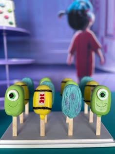 there are many pops that have been made to look like cartoon characters on the stick