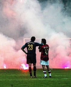 Iconic Sports Moments, Sports Pics Aesthetic, Football Pics That Go Hard, Soccer Pics Aesthetic, Iconic Soccer Photos, Football Aethstetic, Aesthetic Soccer Pics, 90s Football Aesthetic, Futbol Aesthetic