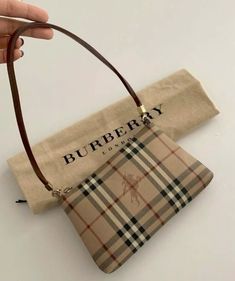 Burberry Aesthetic, Designer Things, Vintage Designer Bags, Trendy Purses, Handbag Essentials