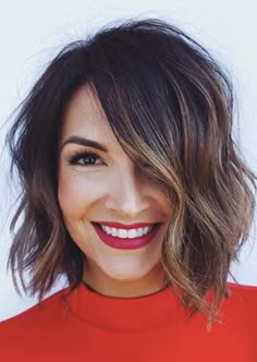 See here more amazing and beautiful trends of blunt chin length bob hairstyles to wear nowadays. Here you may find various kinds of bob cuts to wear nowadays. Cute Bob Hairstyles, Brunette Ombre, Hairstyles Bob, Wavy Bob Hairstyles, Long Bob Hairstyles, Trending Hairstyles, Short Bob Hairstyles, Bob Hairstyle