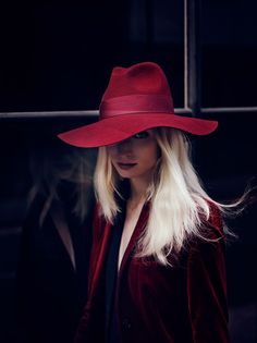 Witch Coven, Ladies Hats, Floppy Hats, Poker Face, Girls Music, Top Hats, Vogue Germany, Love Hat, Fashion Blogger Style