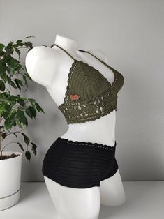 Crochet Bustier, Go Swimming, Top Bustier, Yarn Gifts, Camouflage Green, Bustiers, Bra Top, Deep V Neck, Slow Fashion