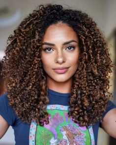 The Coolest 3C Curly Hairstyles Are Going To Be Huge In 2024 Balayage For Curly Hair, Milk Chocolate Brown Hair, Spiral Curly Hair, Curly Balayage Hair, Short Layered Curly Hair, Curly Highlights, Dark Curly Hair, 3c Hair, Dark Brunette Hair