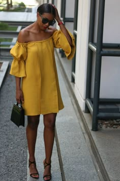 #DIY off the shoulder dress #beautejadore Sunday Brunch Outfit, Gaun Fashion, Exaggerated Sleeves, Brunch Outfit, Sunday Brunch, Inspired Outfits, Woven Dress, Look Fashion