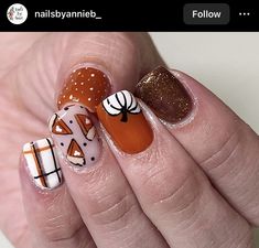 Thanksgiving Short Nails, Nails Acrylic Thanksgiving, Thanksgiving Nails Simple, Thanksgiving Nail Colors, Simple Thanksgiving Nails, Thanksgiving Nails Acrylic, Thanksgiving Nail Art Designs, Nail Art Thanksgiving, Pretty Nails Design