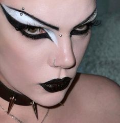 Dracula Makeup, Goth Eye Makeup, Black Eye Makeup, Punk Makeup