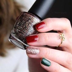 Winter Christmas nails. Christmas Nails Solid Color, Christmas Nail Designs Easy, Nails Solid Color, Ikea Baby, Nails Solid, Christmas Nail Art Easy, Christmas Easy, Holiday Nails Christmas, Solid Color Nails