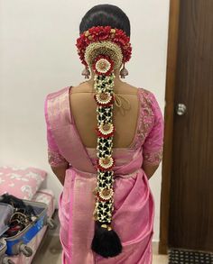 Bridal Pullajada, Bridal Back Hairstyles Indian, Poola Jada For Bride, Pulla Jada For Bride With Flowers, Pelli Pullajada, Pelli Pula Jada Indian Weddings, Pulajada Designs For Wedding, Pelli Jada Indian Bridal, Pula Jadalu Designs