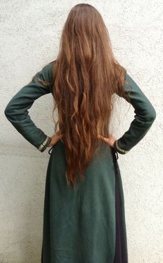 tissagessauvages.weebly Long Medieval Hair, Hair Care Long Hair, Hair Goals Long, Easy Party Hairstyles, Long Face Hairstyles, Face Shape Hairstyles, Rapunzel Hair, Long Red Hair