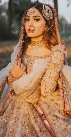 Walima Lehnga, Wedding Outfits Indian, Nikah Outfit, Simple Bride, Outfits Indian