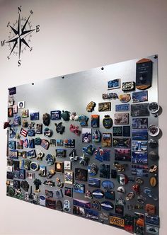 Travel Magnets Display Ideas, Magnet Display Ideas, Travel Magnet Display Ideas, Magnet Display, Diy Magnet Board, Magnet Wall, Souvenir Display, Travel Gallery Wall