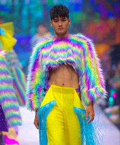 Hopi Hari, Mens Festival Fashion, Parade Outfit, Pride 2024, Pride Parade Outfit, Lux Fashion, Rainbow Vintage, Burning Man Outfits, Mens Fashion Edgy