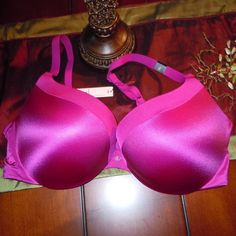 New Beautiful Magenta Color 38c Price Is Firm ~ No Offers Given/Accepted. Yellow Bra, Black Lace Choker, Red Bralette, Green Bras, Magenta Color, Pink Bralette, White Sports Bra, Perfect Bra, Navy Lace