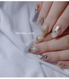 Diy Rhinestone Nails, Classy Nail Art Ideas, Quinceanera Nails, Korean Nail Art, Art Deco Nails, Hello Nails, Lace Nails, Classy Acrylic Nails