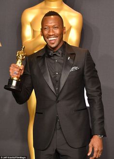 Mahershala Ali: best actor in a supporting role Cinema History, Movie Classics, Hollywood Aesthetic, Oscar Gowns, Mahershala Ali, Winners And Losers