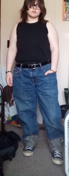 an outfit: converse, blue jeans, plain black belt, with a black muscle-tee/tank-top Ftm Fashion Outfits, Masculine Outfits Plus Size, Masculine Plus Size Fashion, Trans Summer Outfits, Slasher Outfits, Alt Fashion Summer, Plus Size Masc Outfits