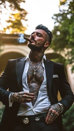 Male Fallen Angel, Model Posture, Tattoo Photoshoot, Men Bodies, Gentleman Aesthetic, Gym Guys, Character Inspiration Male, Dark Men, Biker Men