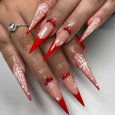 Nail Design Christmas, Manicure Christmas, Design Nails Art, Trend Prediction, Red Stiletto Nails, Christmas Nail Design, Acrylic Nails Stiletto, Christmas Nail Ideas