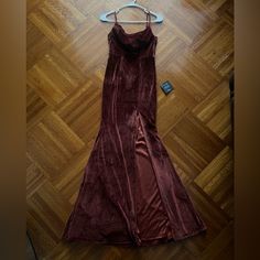 Gorgeous Velvet Material That Is Lined. Heavy Luxe Material. Cowl Neck. Very Flattering And Slimming. Can Fit A Size 0-2. Velvet Gown, Lulus Dresses, Velvet Material, Lulu Dresses, Style Board, Dress Brands, Cowl Neck, Prom, Maxi Dress