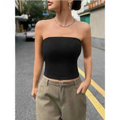 Regata de roupas femininas do Chili Cute Tube Tops, Tube Top Outfits, Black Tube Top, Bandeau Tops, Tank Outfit, Strapless Crop Top, Cropped Tube Top, Strapless Tops