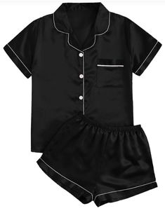 Shorts Pajama Set, Pajama Fashion, Pajama Outfits, Satin Sleepwear, Satin Short, Shirt And Shorts, Satin Pajamas