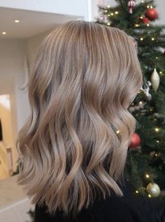 Beige Blonde Hair, Beige Hair, Dark Blonde Hair, Hair Inspo Color, Blonde Hair Color, Balayage Hair, Hair Day, Pretty Hairstyles