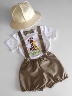 Safari selva Explorer tema pastel traje Smash Boy Safari Explorer, Cake Smash Outfit Boy, Jungle Safari Birthday, Jungle Theme Birthday, Jungle Birthday Party, Safari Theme Birthday