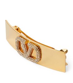 Find VALENTINO Embellished Hair Clip on Editorialist. Valentino Garavani's moniker is more than just a logo. - instead, its integral to the House codes and all it stands for. Here its realised into a contemporary, embellished hair clip to finish off the rest of your Valentino ensemble. Luxury Hampers, Type One, Tone Hair, Fine Watches, Trainer Boots, Shoes Heels Pumps, Boots Knee, Trending Gifts, Crystal Embellishment