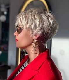 🆚Victoria Soldatenko🆚’s Instagram profile post: “#kurzehaare #pixiecut #pixibeauty #pixiebob #pixiepalooza #love #earrings #jaket #red #lips #sunglasses” Messy Short Hair, Short Grey Hair, Edgy Short Hair, Short Choppy Hair, Sassy Hair, Edgy Hair, Short Pixie Haircuts, Haircut For Thick Hair, Short Hair Haircuts