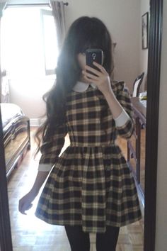 Plaid Dress. This is a little like what I envision my next(?) sewing project to look like. The skirt, especially. Ladylike Style, Enchanted Rose, Kawaii Clothes, Outfits Fashion, Visual Kei, Lolita Fashion, Black Fits