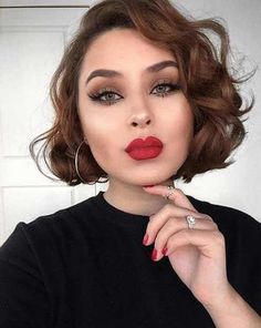 Brunette Bob Haircut, Brunette Bob, Choppy Bob Hairstyles, Haircuts For Curly Hair, Short Bob Haircuts, Curly Bob Hairstyles, Scene Hair, Trending Hairstyles