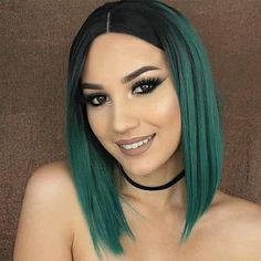 Desconocido Ombre Hair Dark Roots, Ombre Hair Dark, Teal Ombre Hair, Hair Dark Roots, Green Bob, Dark Ombre Hair, Straight Bob Haircut, Trendy We Fryzurach, Ombre Green