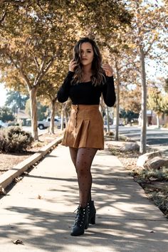 Fall Skirt Outfits, Skirt Outfit Fall, Fall Skirt, Skirt Outfits Fall, Cute Skirt Outfits, Brown Skirt, Miniskirt Outfits