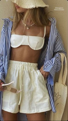 Hamptons Pool Party Outfit, European Summer Bathing Suits, Beach Cover Up Outfit Aesthetic, Colorful Outfits Aesthetic Summer, Beach Airport Outfit, Italy Beach Outfit, 2024 Beach Outfits, Summer Lake Day Outfit, Mazatlan Outfits