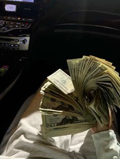 Dump Pictures, Money Buys Happiness, Life Goals Future, Happy Birthday Best Friend Quotes, Mo Money, Money Pictures, Money On My Mind, Vision Board Inspiration, Luxury Lifestyle Dreams