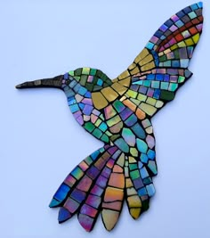 Hummingbird Mosaic, Cd Mosaic, Mosaic Rainbow, Cd Crafts Diy, Old Cd Crafts, Ceramic Tile Art, Mosaic Garden Art