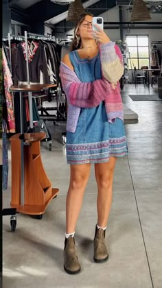 spring and fall colorful outfit inspo 90s Colourful Outfit, Colorful Fun Outfits Aesthetic, Ghanda Clothing Aesthetic, Funky Boho Outfits, Winter Gameday Outfit College, Colorful Fall Fashion, Fall Outfits Colorful, Colorful Concert Outfit, Teacher Aesthetic Outfit