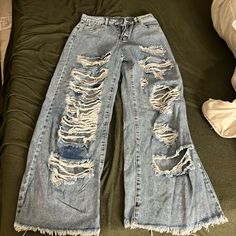 Baggy Ripped Blue Jeans Brand New Didn’t Fit Baggy Blue Jeans, Flare Leg Jeans, Denim Trousers, Light Wash Jeans, Jeans Color, Dark Wash Denim, Wide Leg Denim, Baggy Jeans, High Rise Jeans