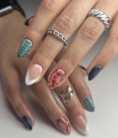 Fun Nail Designs Creative, Artsy Nails Designs, Holloween Nails, Funky Nail Art, Asian Nails, Simple Gel Nails, Minimal Nails, Pearl Nails