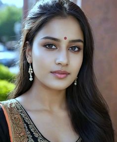 Human Pictures, Attractive Dresses, Actress Hairstyles, Mexican Women, Glamour Beauty, Beauty Face Women, Beautiful Dresses Short, Krishna Painting, Latest Images