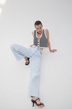 Pants Photoshoot, Portfolio Model, Model Test, Studio Shoot, How To Pose, Wide Pants, Fashion Studio, Denim Fashion, Denim Pants