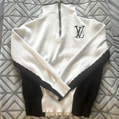 Louis-Vuitton Comfort Jacket Louis Vuitton Jacket, Louis Vuitton Top, Louis Vuitton White, White Black, White And Black, Long Sleeve Tees, Louis Vuitton, Black White, Womens Tops