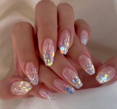 Clear Nails With Art, Chunky Silver Glitter Nails, 3d Glitter Nails, Gem Inspired Nails, Glitter Crome Nails, Iridescent Rhinestone Nails, Chrome With Glitter Nails, Glitter Vacation Nails, Irredescent Glitter Nails