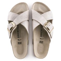 Siena Suede Leather Birkenstock Siena, Birkenstock Style, Zapatos Mary Jane, Quoi Porter, Metallic Rose Gold, Mode Inspo, Shoe Obsession, Metallic Leather, Siena