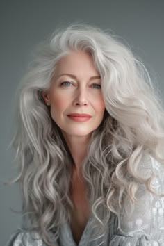 Gray Wigs, Best Long Haircuts, Women Haircuts Long, Romantic Curls, Silver Age, Gray Hair